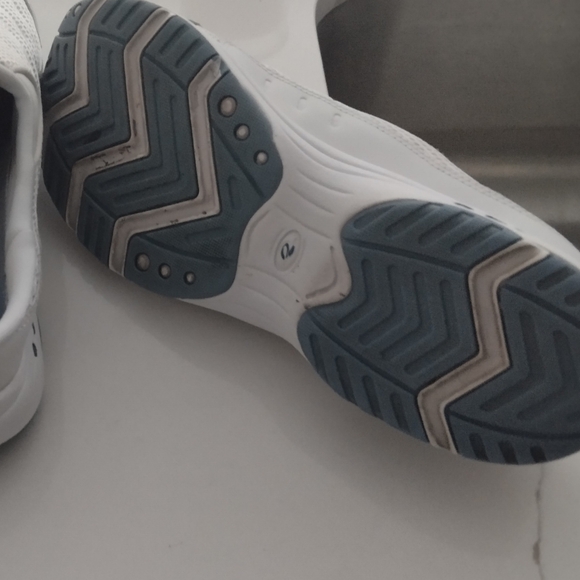 2/$22 Easy Spirit Slip ons - Picture 4 of 4